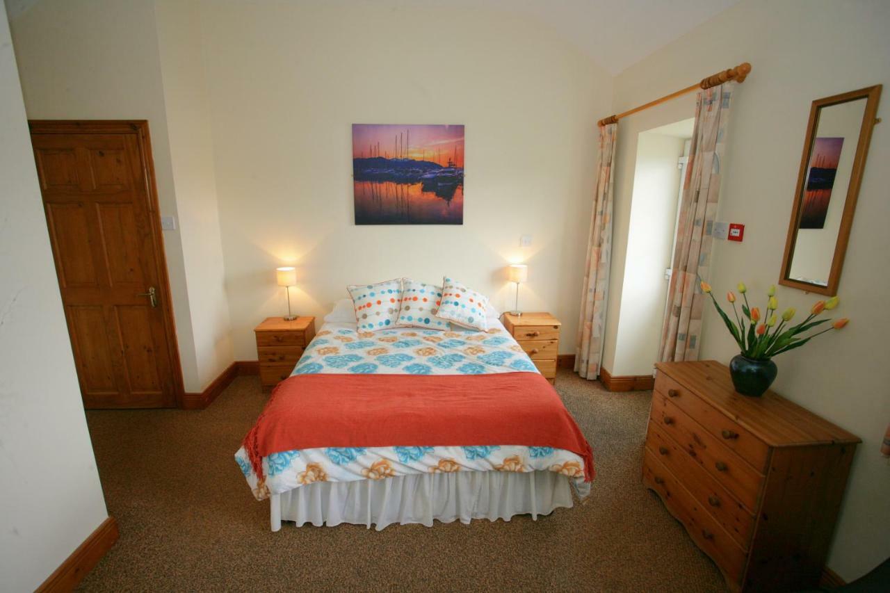 Cottage Heights B&B Castletownbere Exterior photo